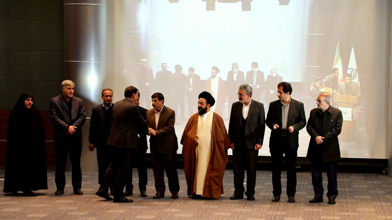 تجلیل از پژوهشگران و فناوران برگزیده استان‌ کهگیلویه و بویراحمد 