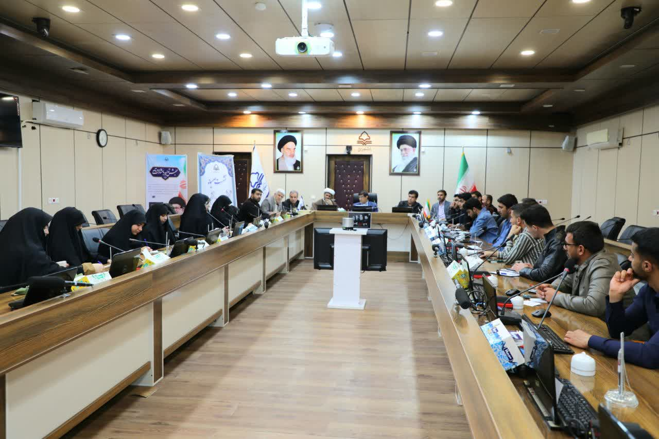 نشست صمیمی تشکل های دانشجویی دانشگاه یاسوج با اعضای هيأت رئيسه