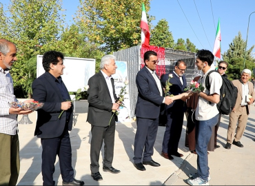 به مناسبت آغاز سال تحصیلی جدید برگزار شد: مراسم استقبال از دانشجویان دانشگاه یاسوج با حضور رئیس و اعضای هیات رئیسه دانشگاه + (گزارش تصویری)